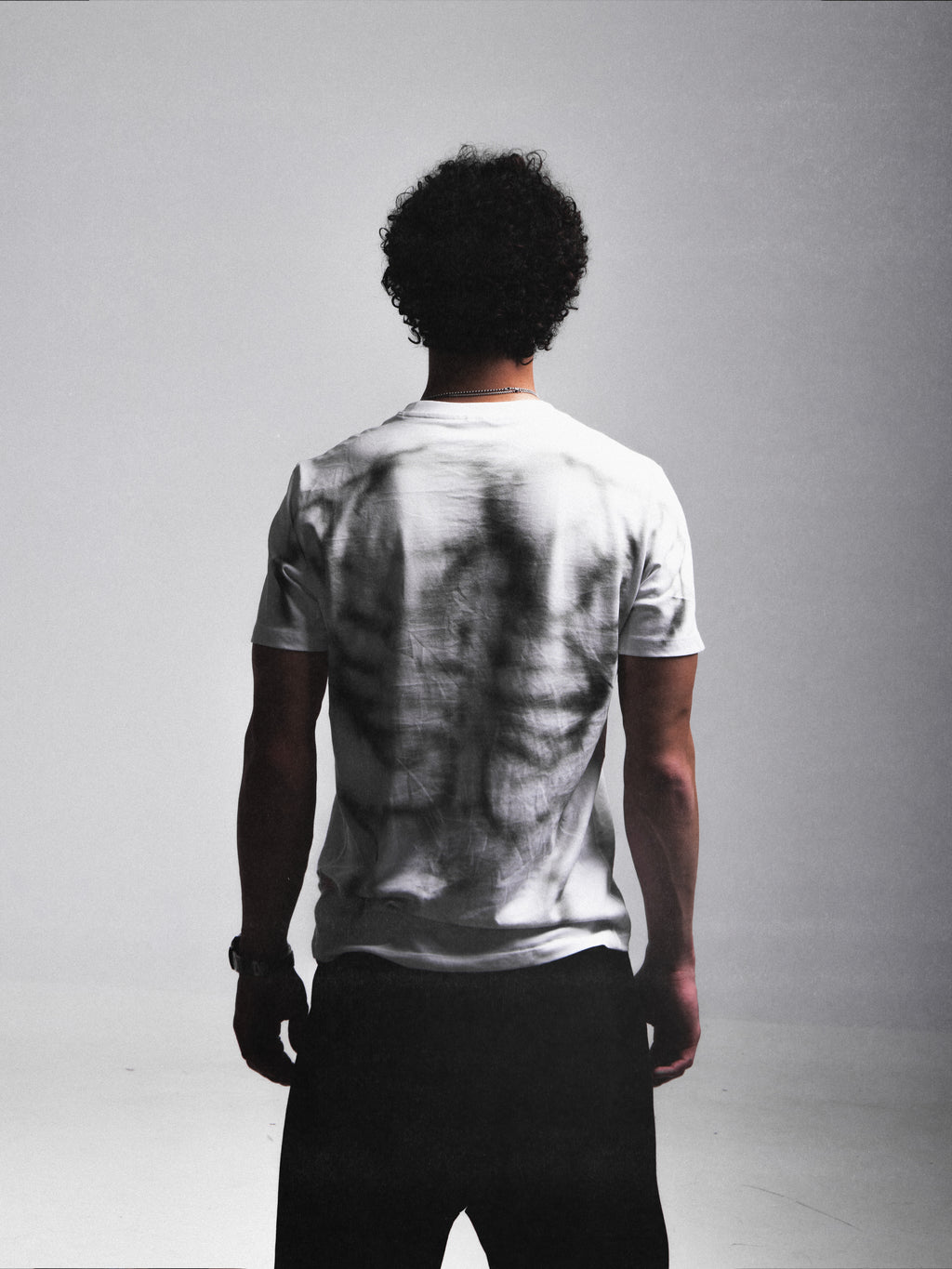 WHITE SKULL TEE