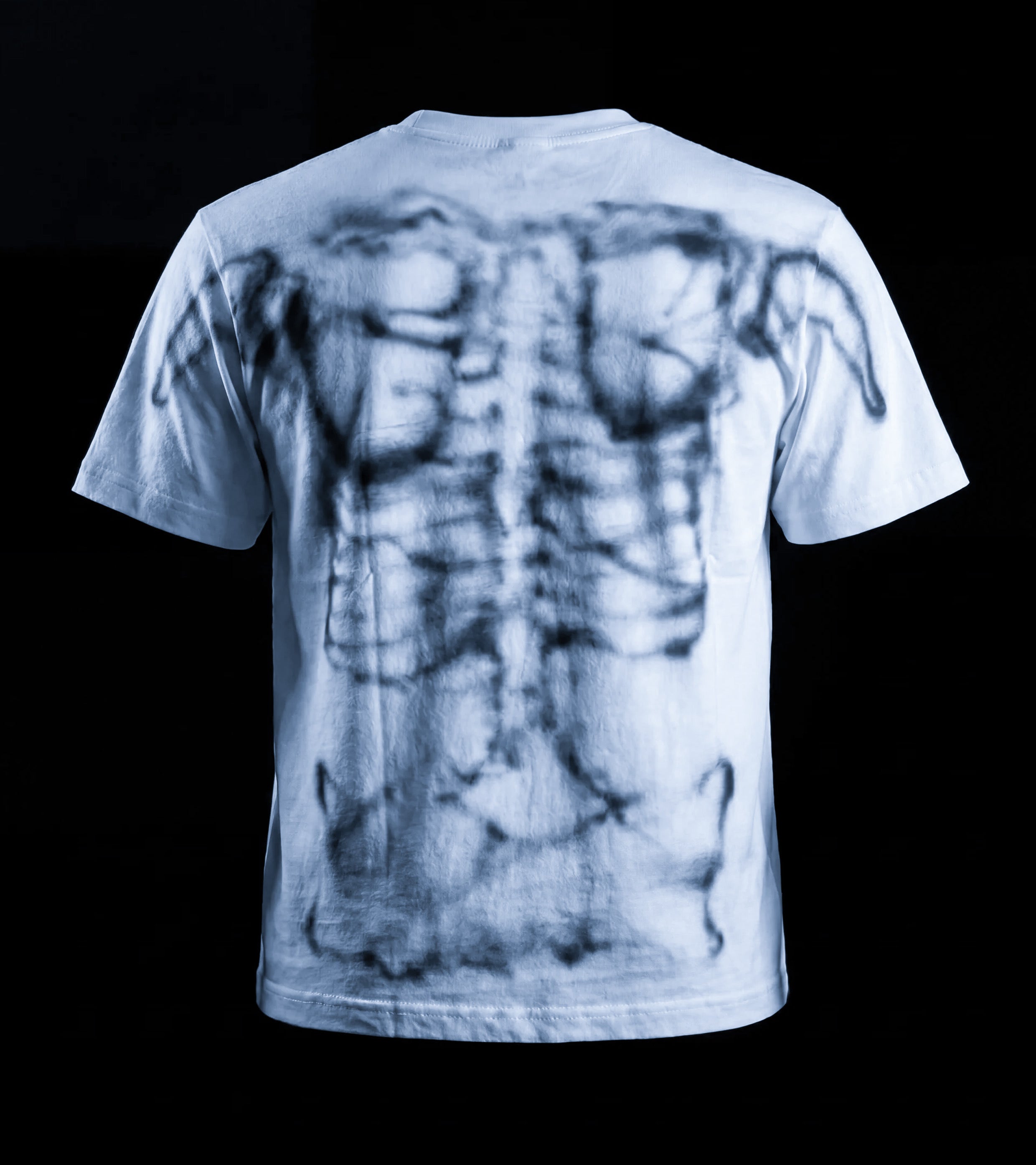 WHITE SKULL TEE